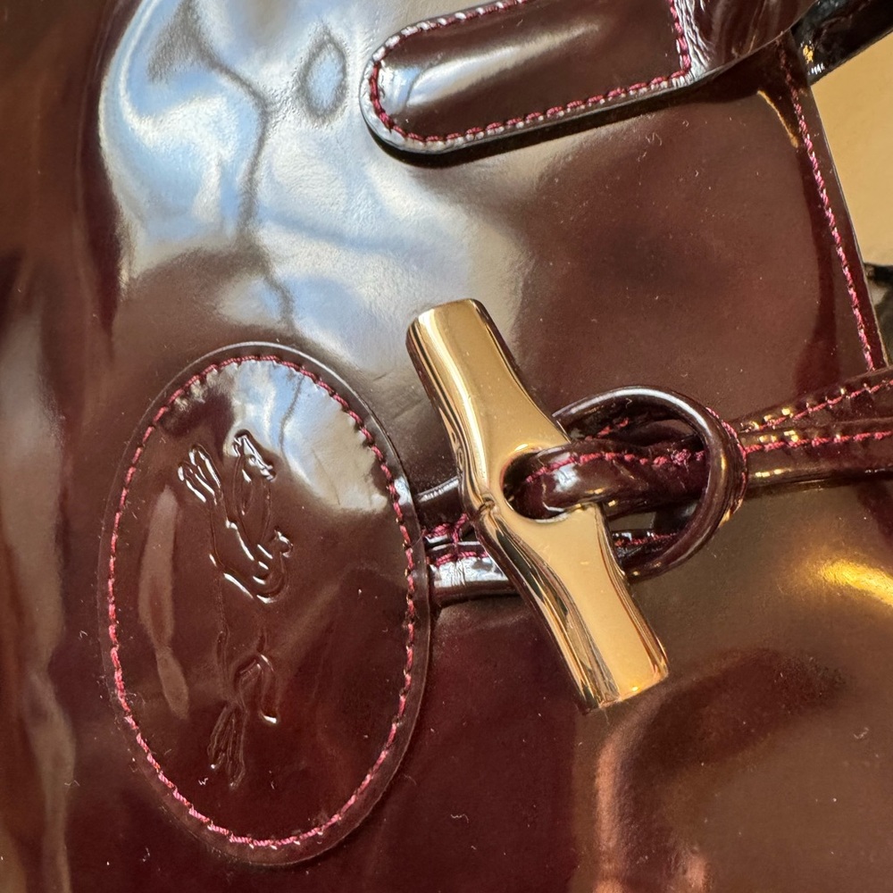 Longchamp Roseau patent leather tote bag Burgundy.  - Picture 11 of 16